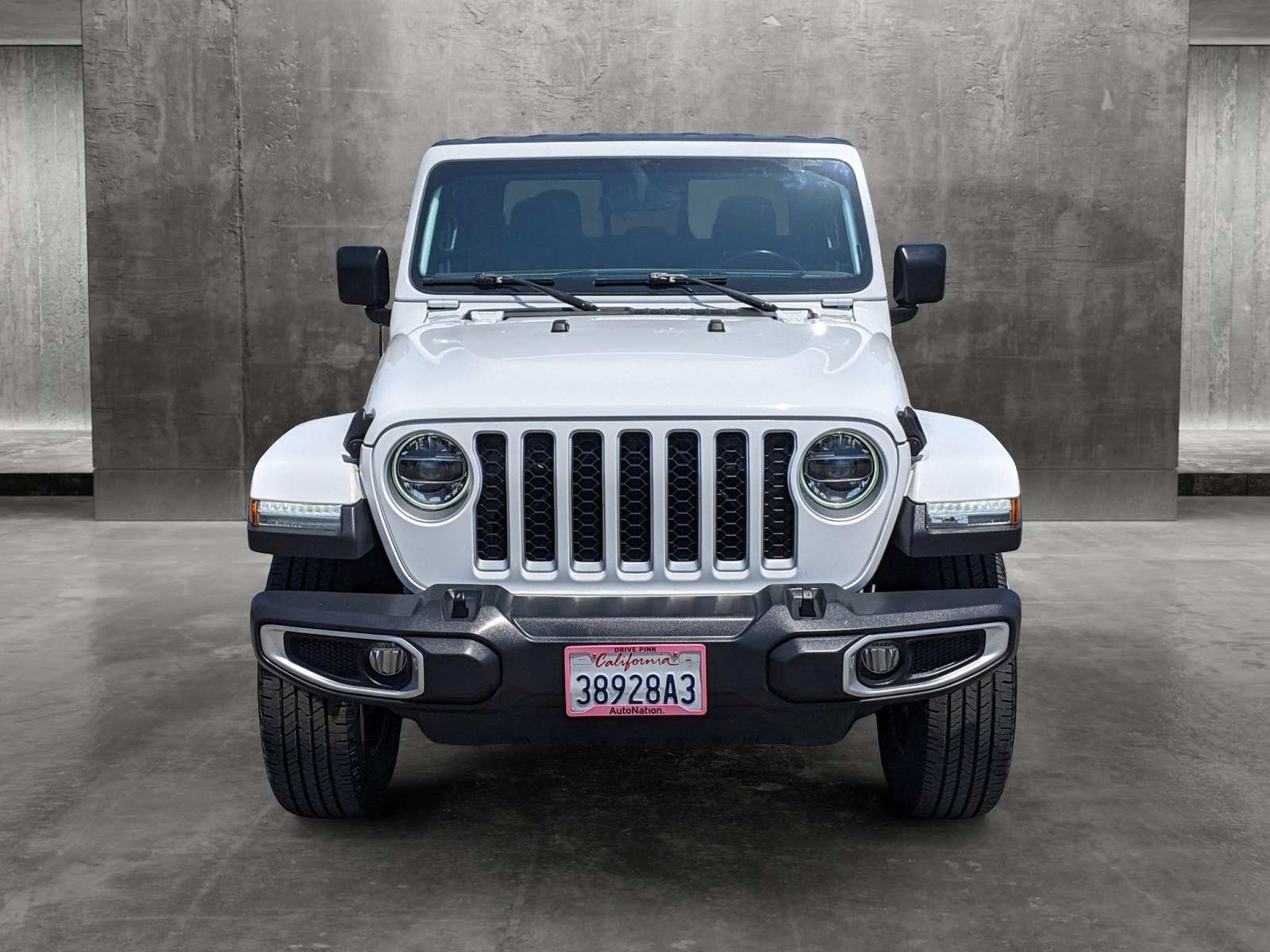 Used 2020 Jeep Gladiator Overland with VIN 1C6HJTFG3LL180316 for sale in Irvine, CA