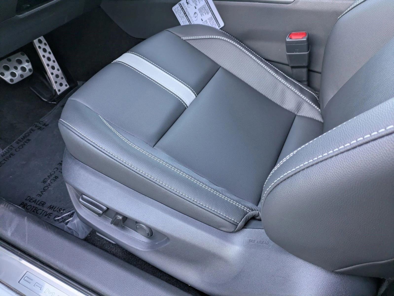 2026 Toyota Camry SE photo 4