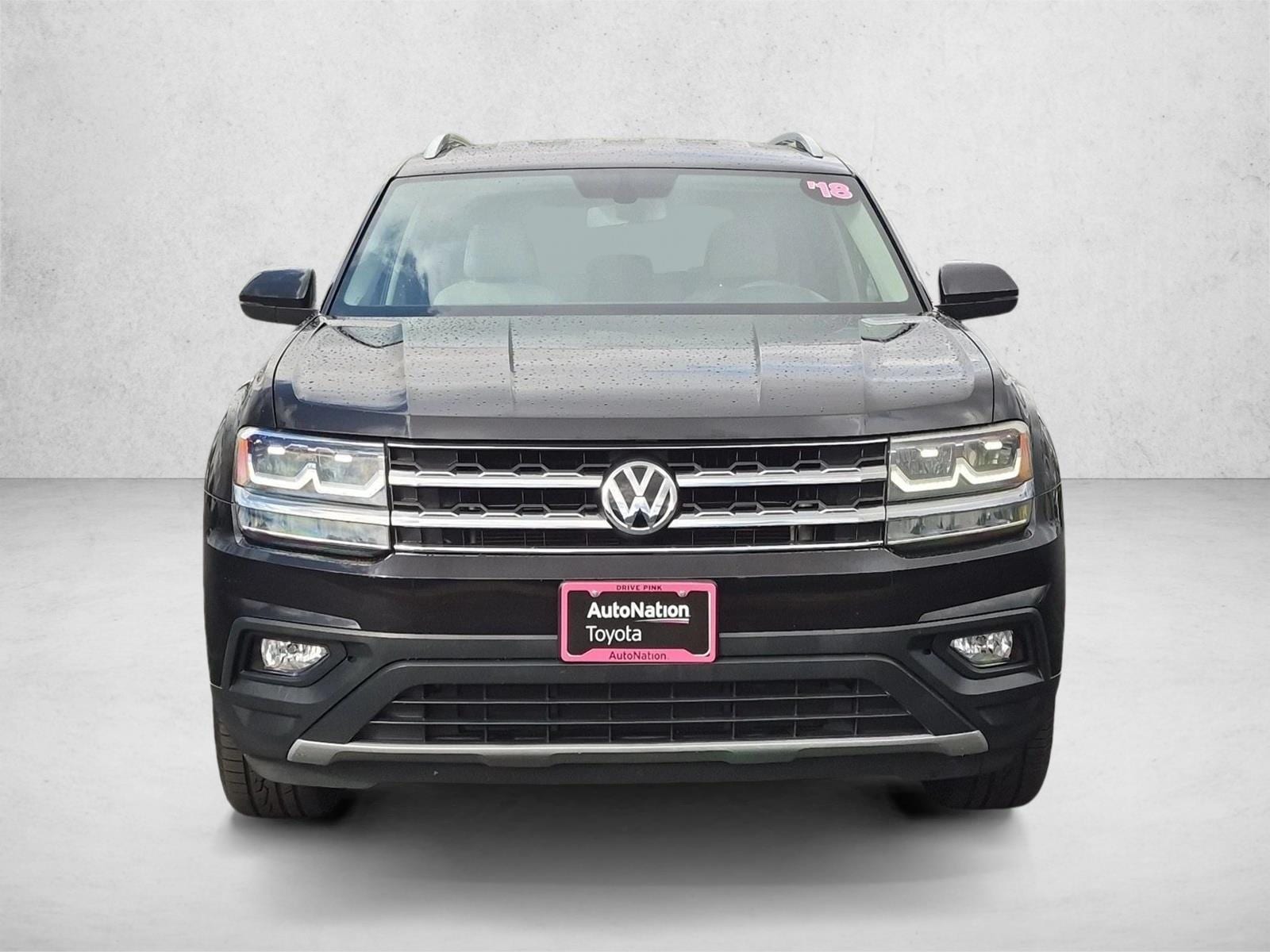 Used 2018 Volkswagen Atlas SE with VIN 1V2CP2CA2JC597904 for sale in Irvine, CA