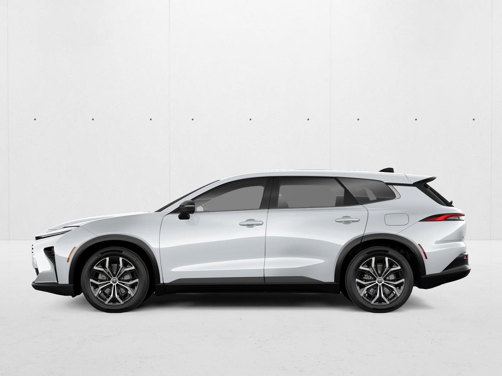 2025 Toyota Crown Signia XLE photo 2