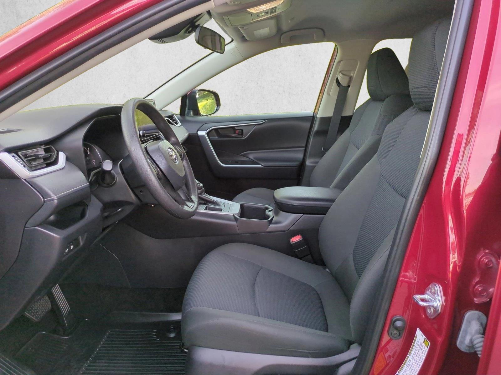 2025 Toyota RAV4 LE - Photo 15