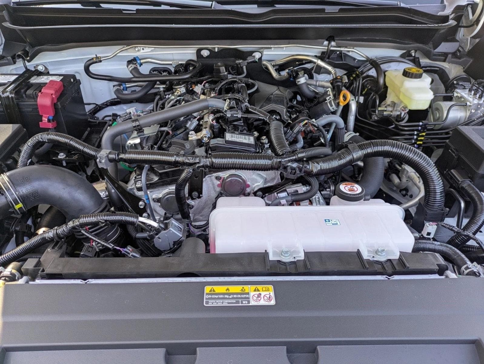 2025 Toyota Tacoma SR5 - Photo 16