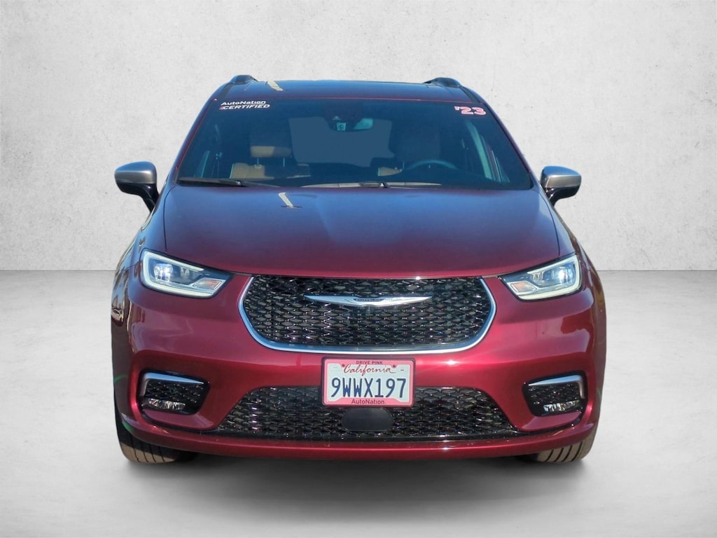 Used 2023 Chrysler Pacifica Pinnacle Van Passenger Van