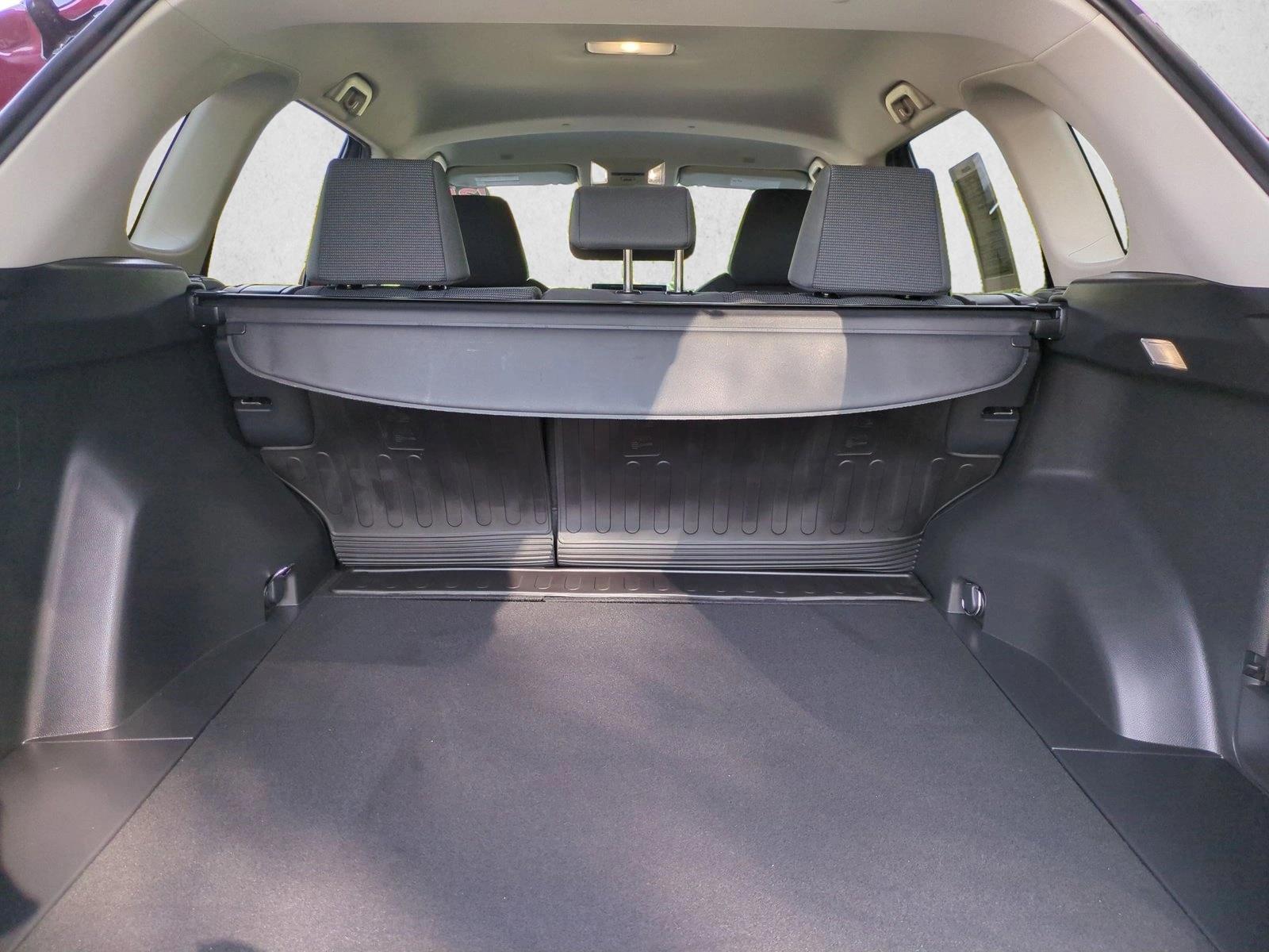 2025 Toyota RAV4 LE - Photo 6