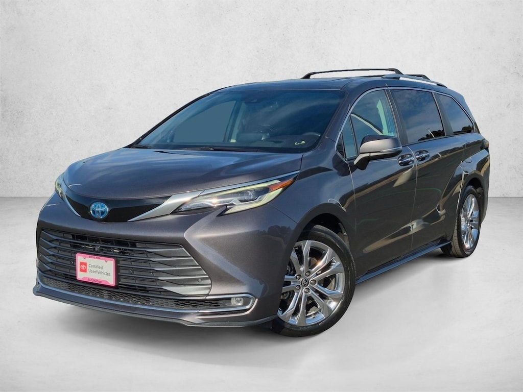 Certified 2022 Toyota Sienna Platinum 7 Passenger Van Passenger Van