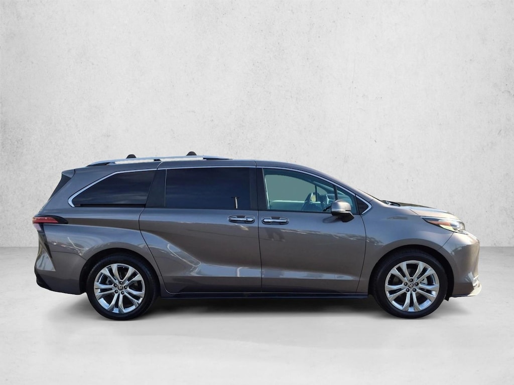 Certified 2022 Toyota Sienna Platinum 7 Passenger Van Passenger Van