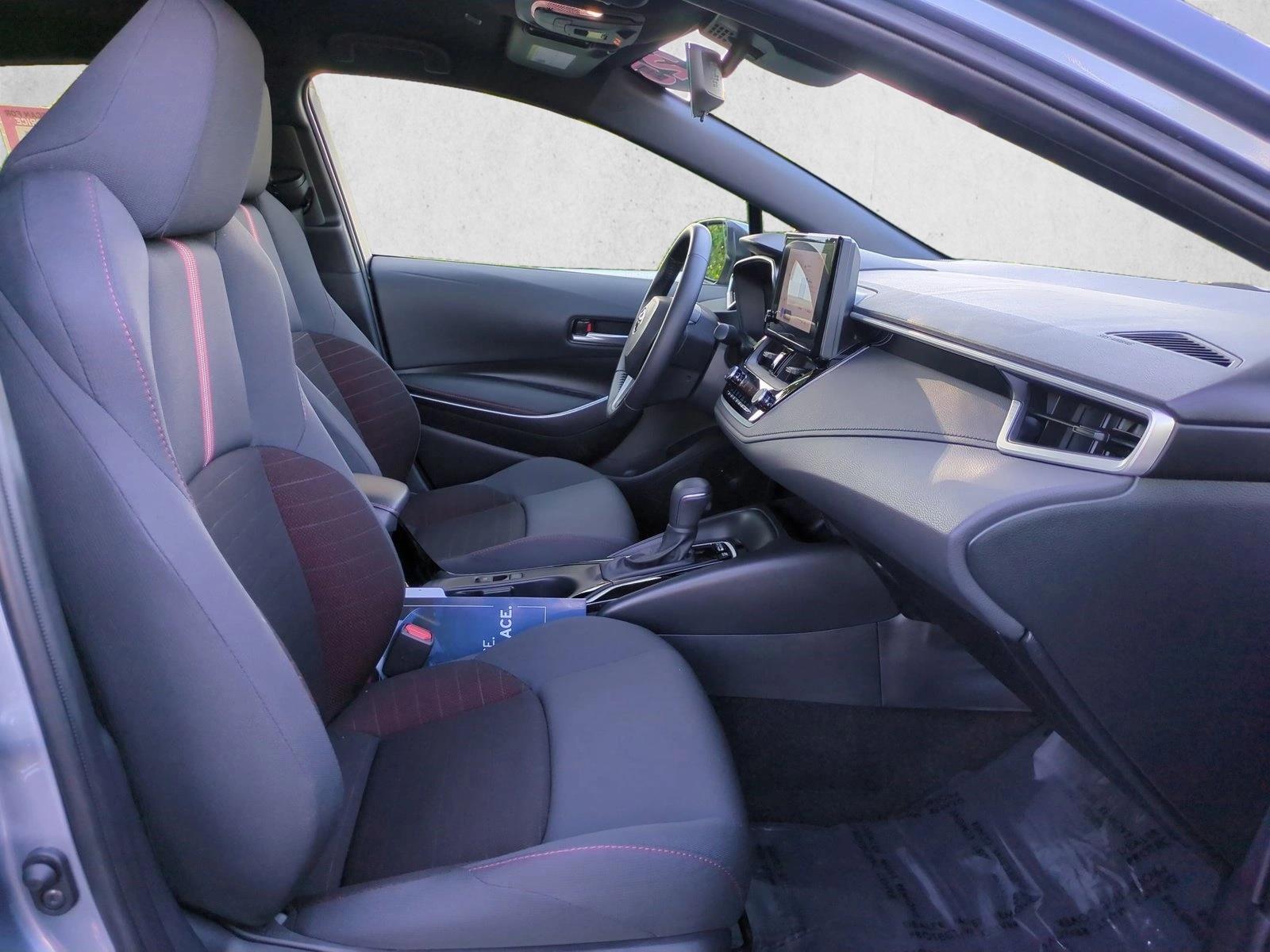 2025 Toyota Corolla SE - Photo 19