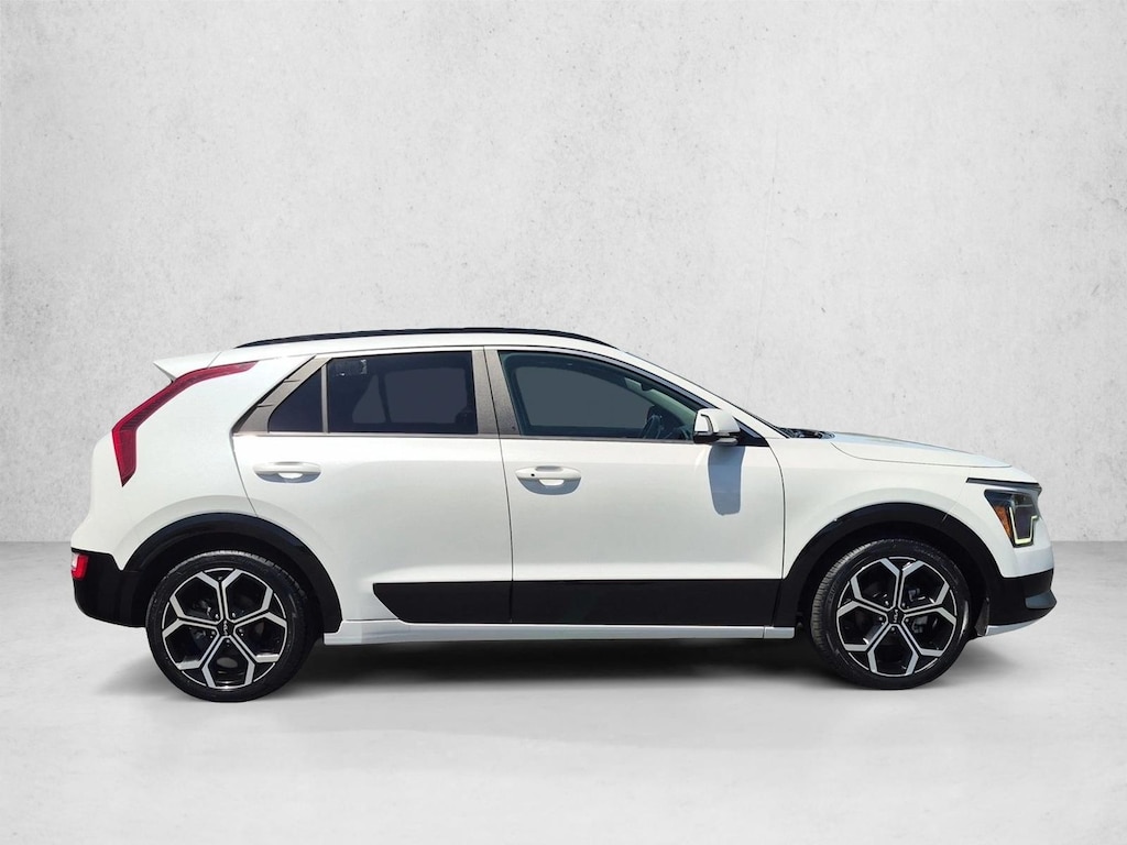 Used 2024 Kia Niro EX Touring SUV