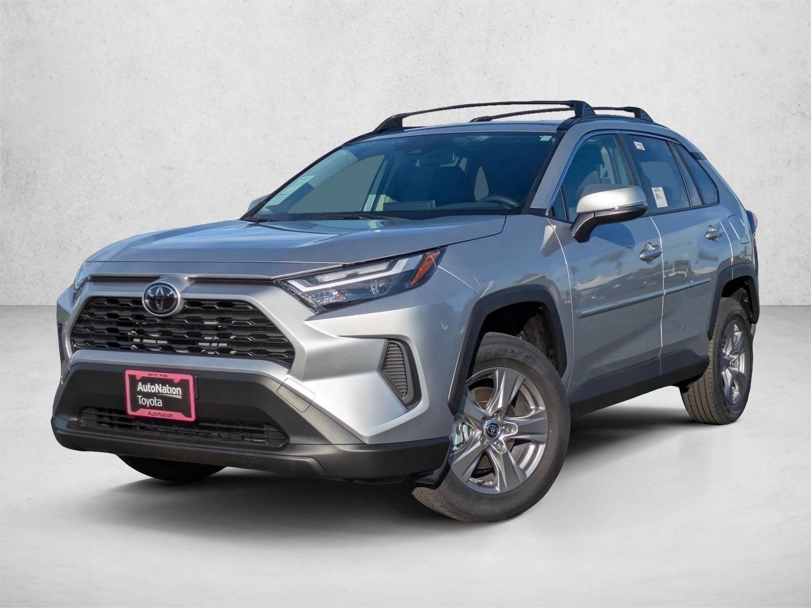 2025 Toyota RAV4 XLE's photo