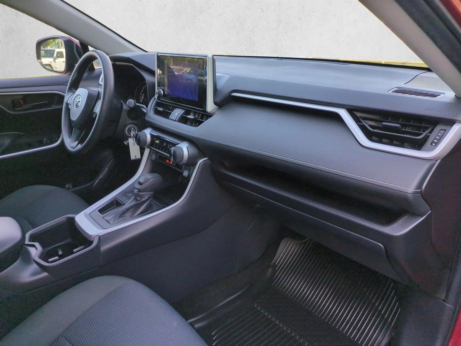 2025 Toyota RAV4 LE - Photo 21