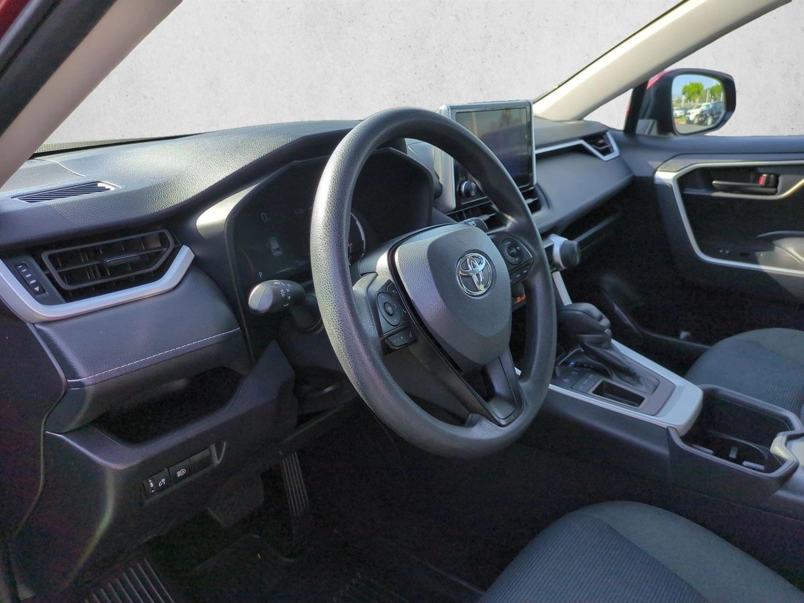 2025 Toyota RAV4 LE - Photo 10