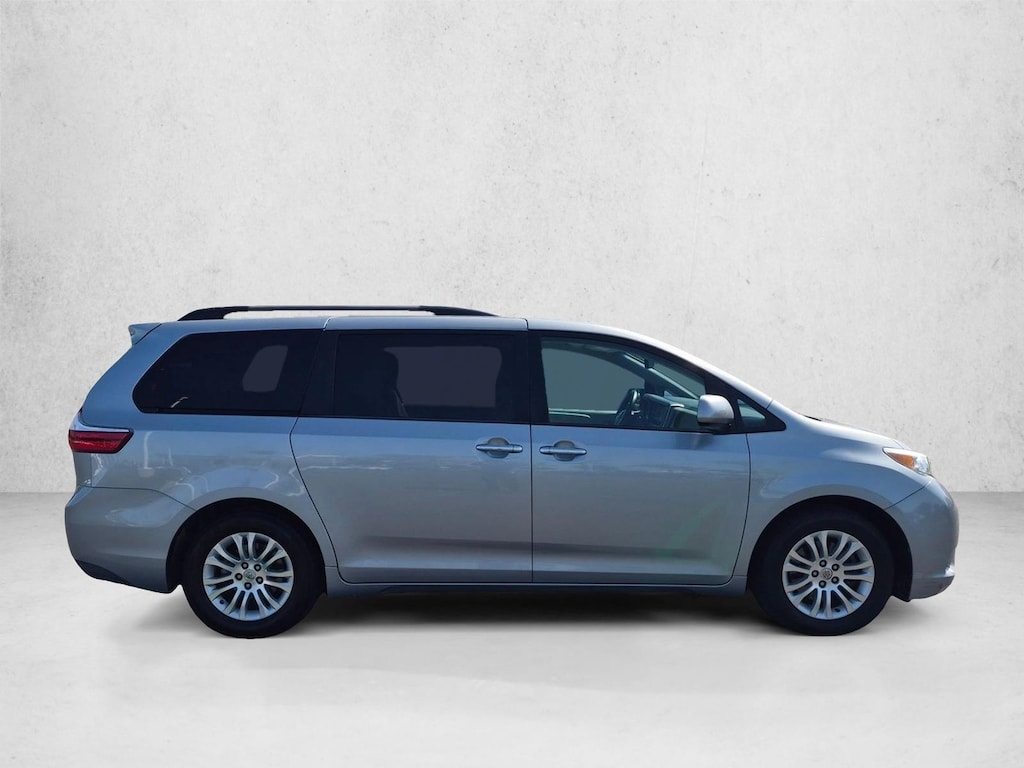 Used 2016 Toyota Sienna XLE Premium 8 Passenger Van