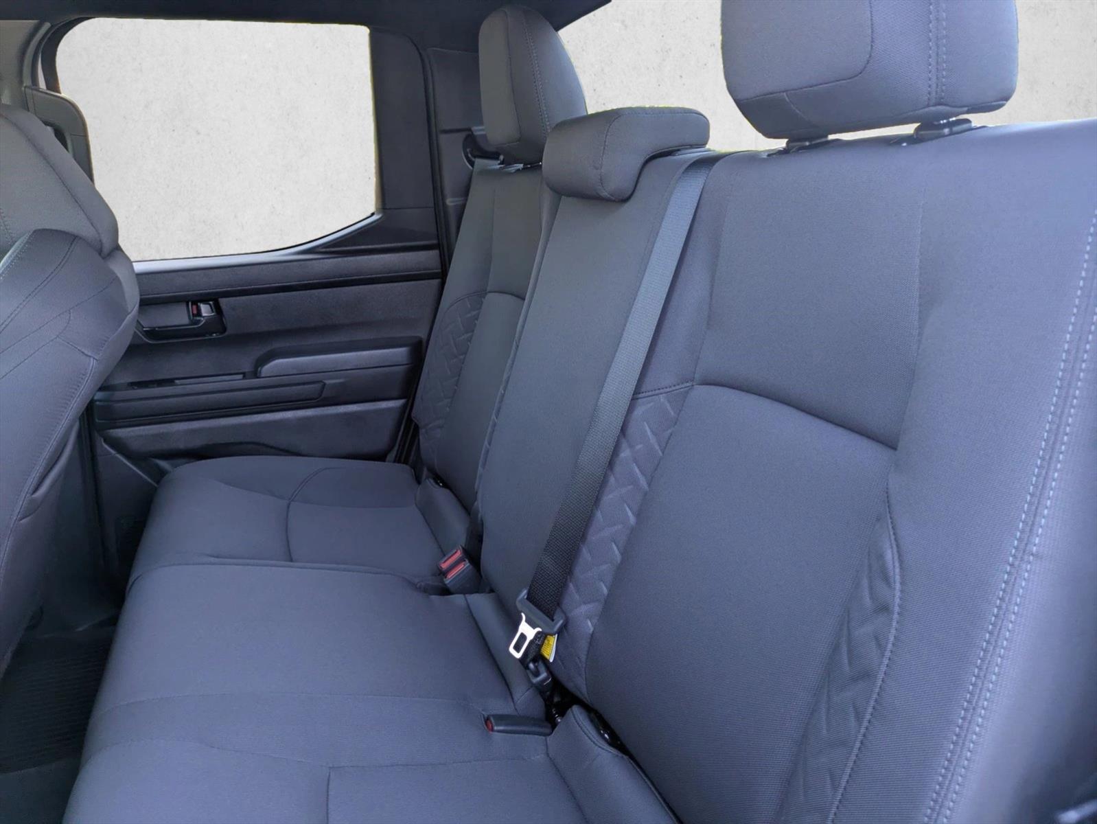 2025 Toyota Tacoma SR5 - Photo 15
