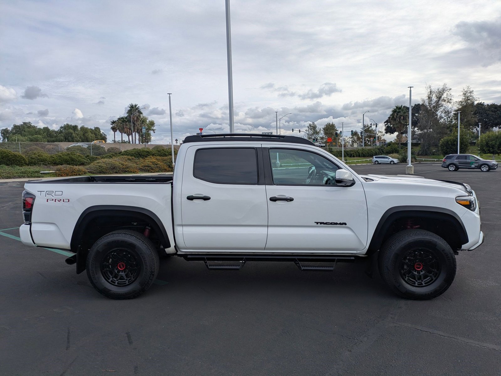 2023 Toyota Tacoma TRD Pro V6 photo 4
