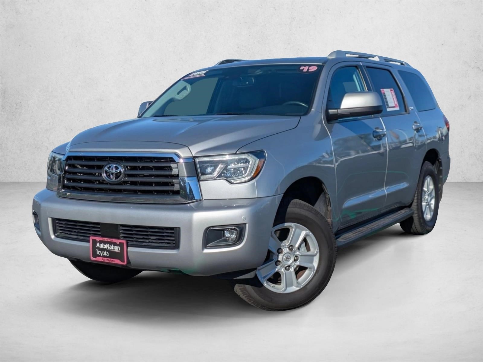 2019 Toyota Sequoia SR5's photo