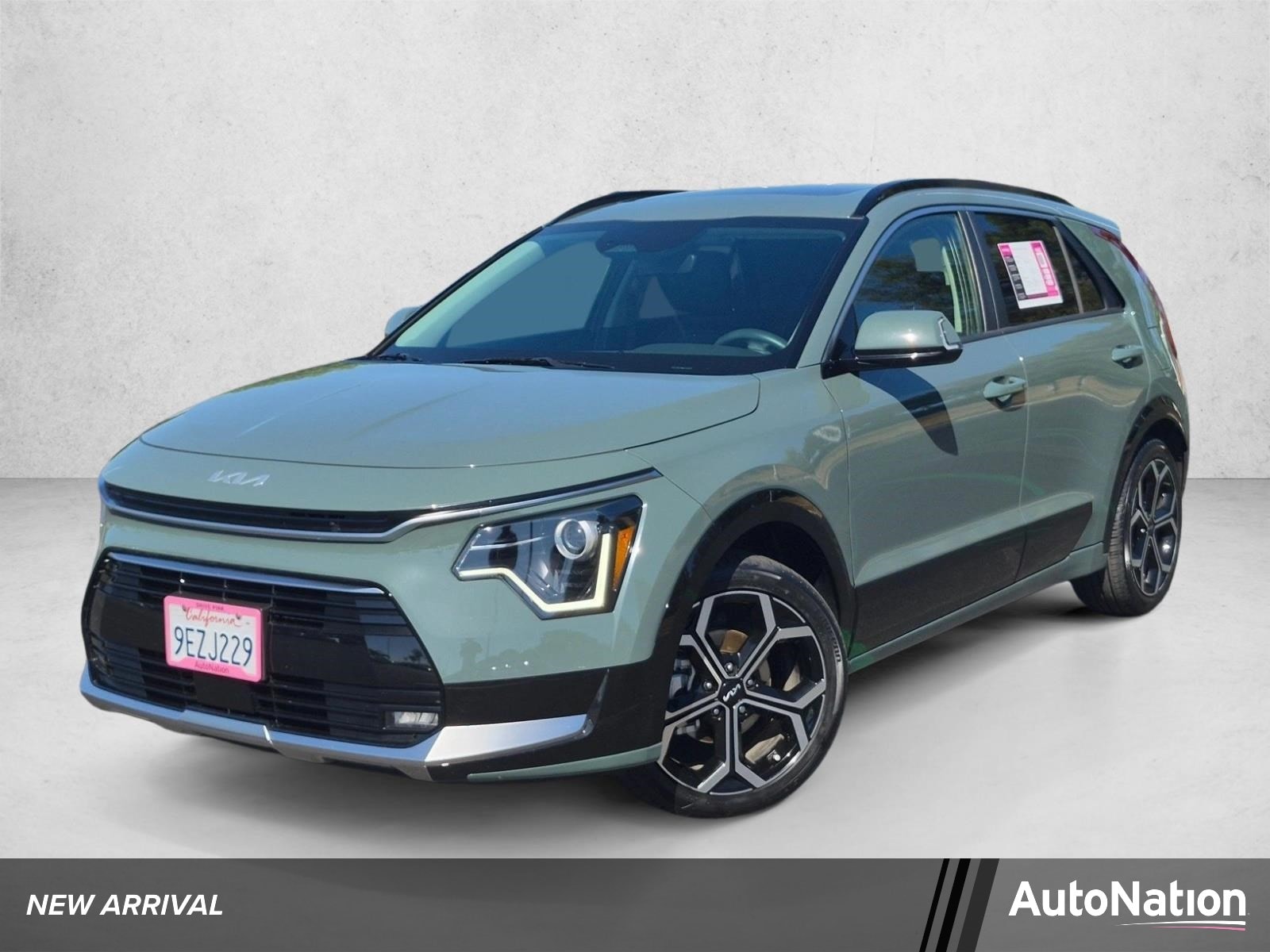 2023 Kia Niro EX Touring HEV's photo