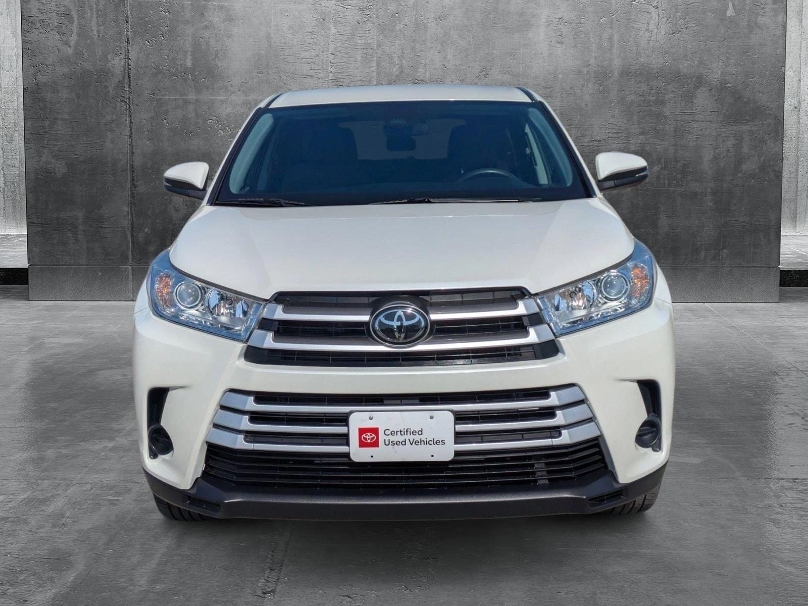 Used 2019 Toyota Highlander LE with VIN 5TDZARFH9KS046948 for sale in Irvine, CA