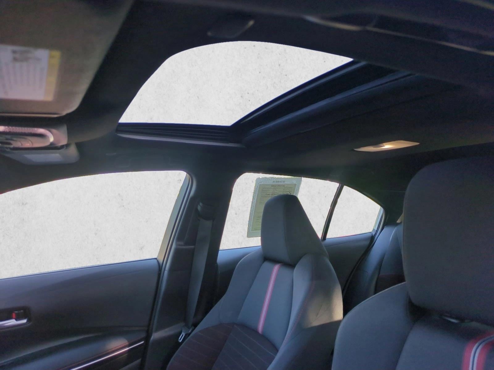 2025 Toyota Corolla SE - Photo 15