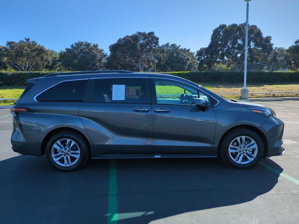 Used 2025 Toyota Sienna XLE 7 Passenger Van Passenger Van