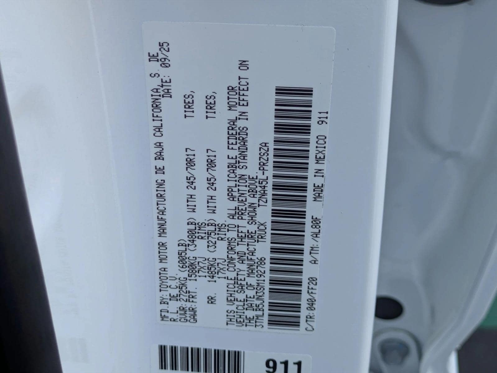 2025 Toyota Tacoma SR5 - Photo 17