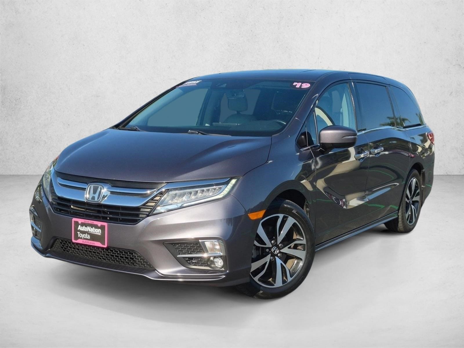 2019 Honda Odyssey Elite's photo