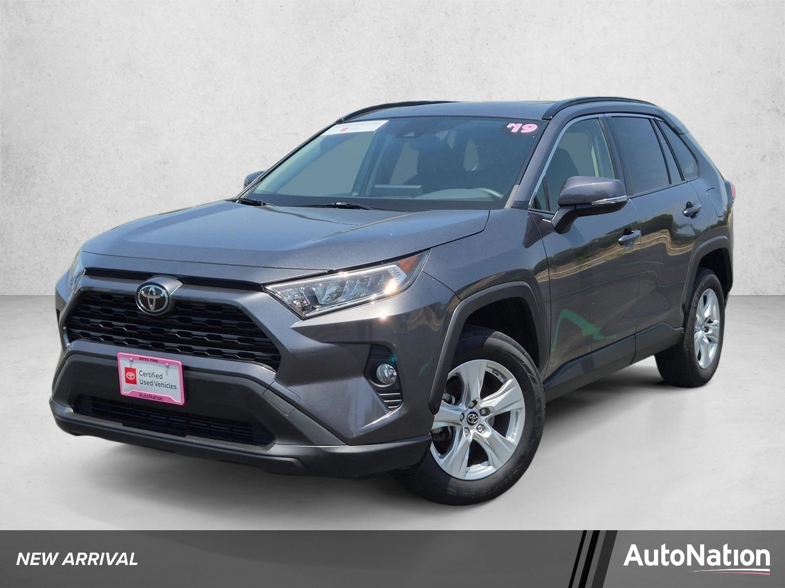 2019 Toyota RAV4 XLE FWD's photo