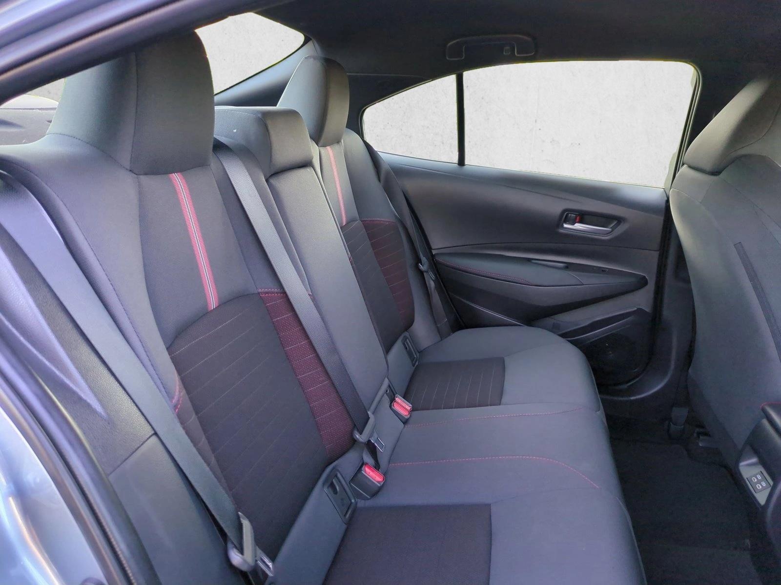 2025 Toyota Corolla SE - Photo 18