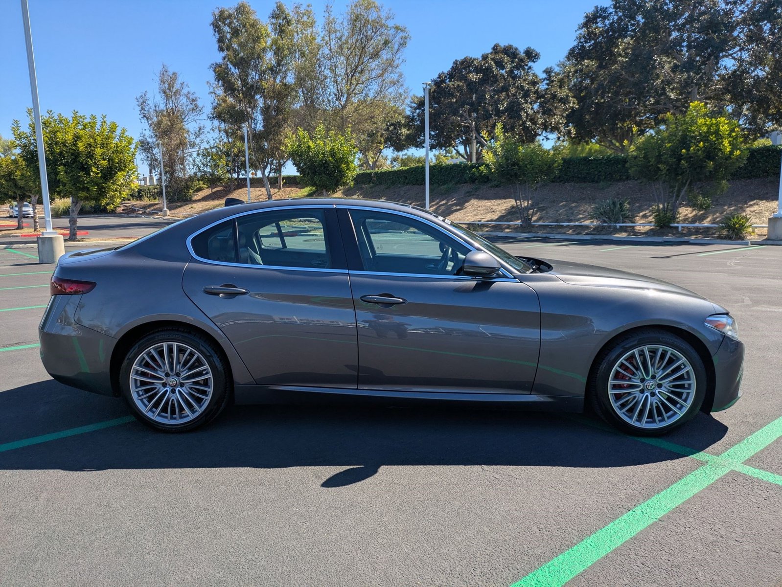 2019 Alfa Romeo Giulia Ti photo 3