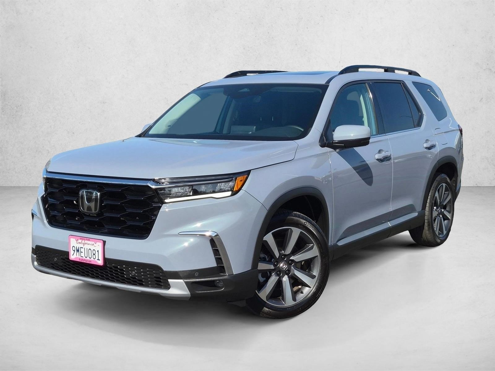 2024 Honda Pilot Touring 2WD's photo