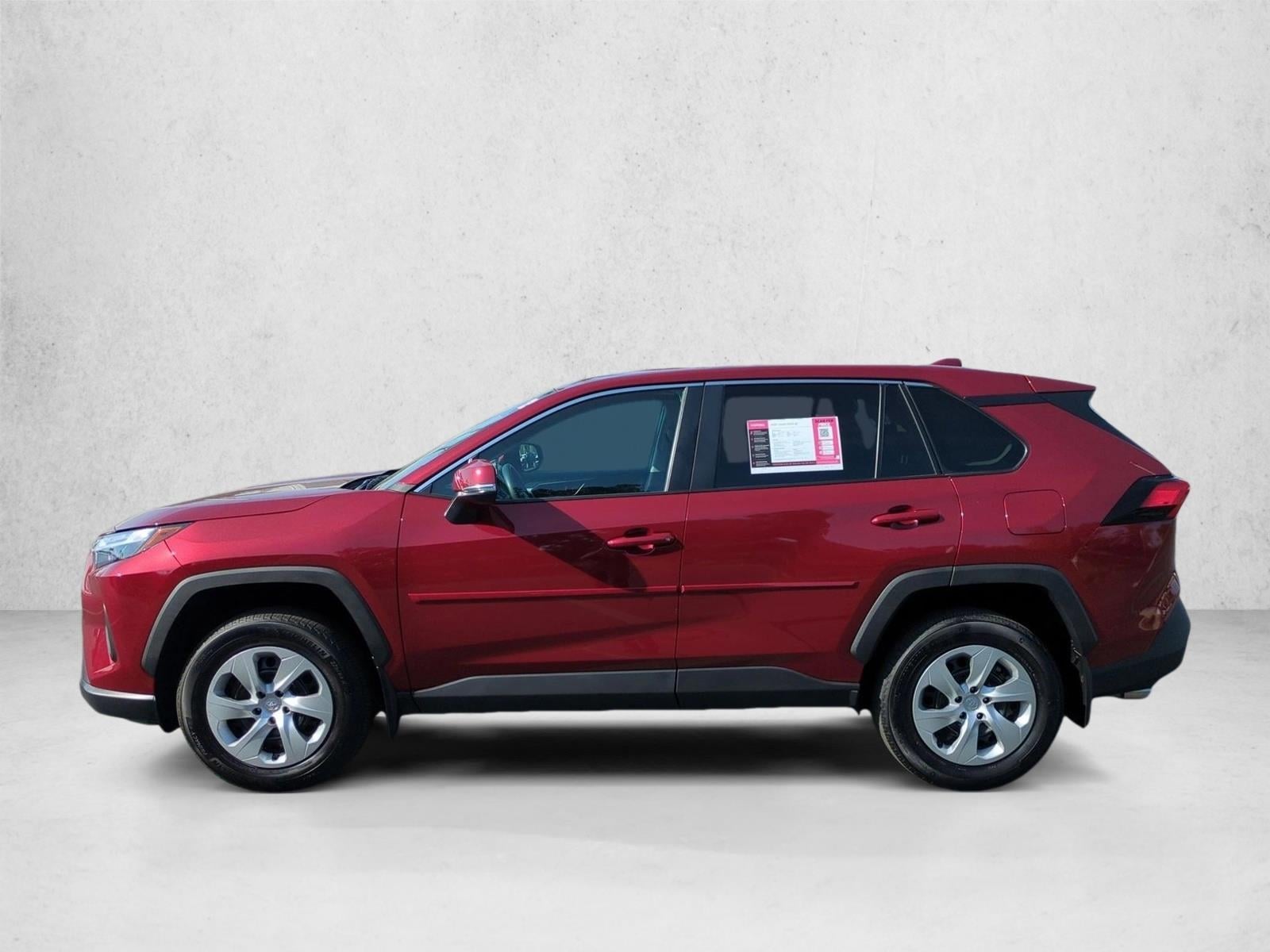 2025 Toyota RAV4 LE - Photo 9