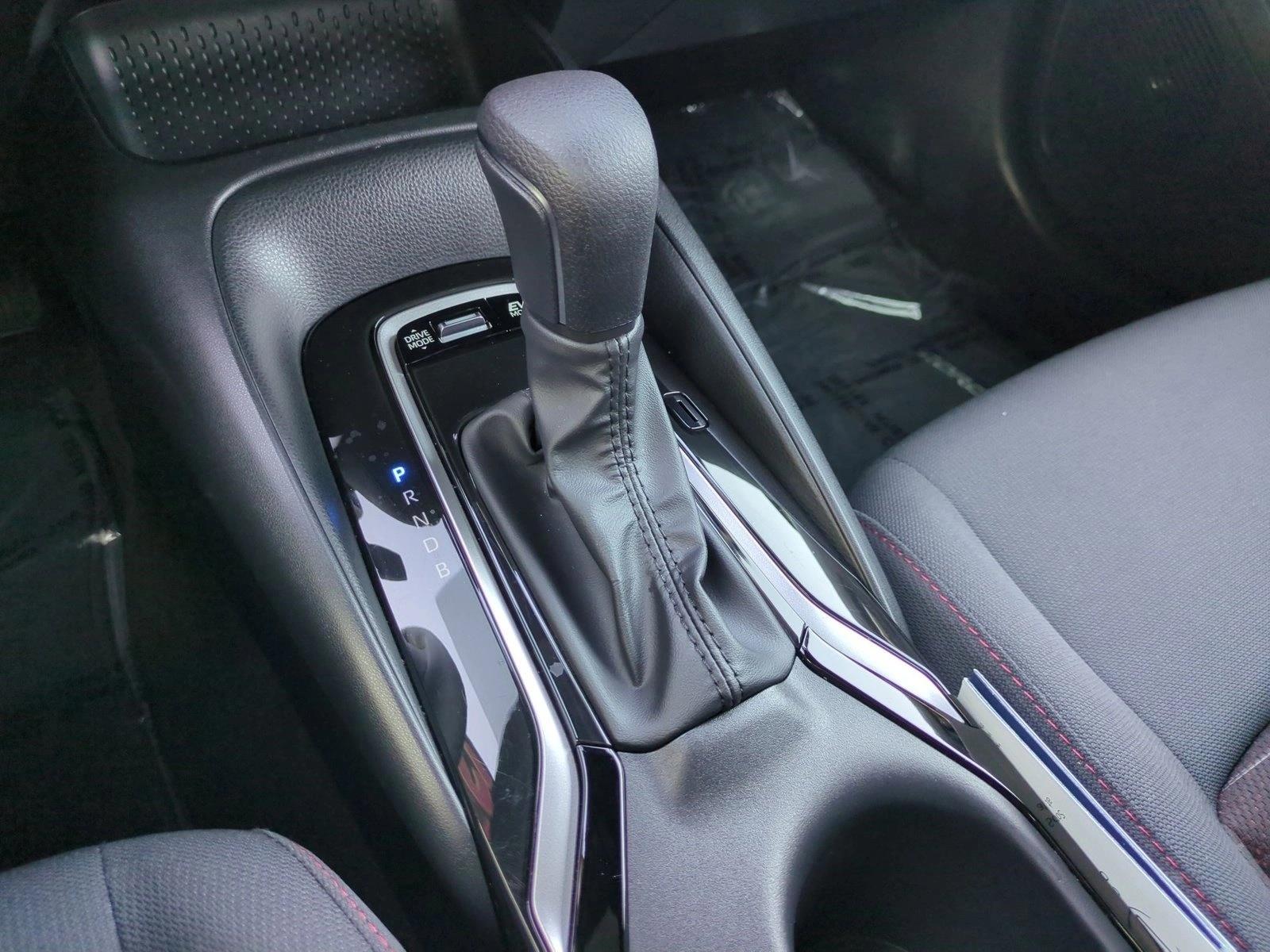 2025 Toyota Corolla SE - Photo 12