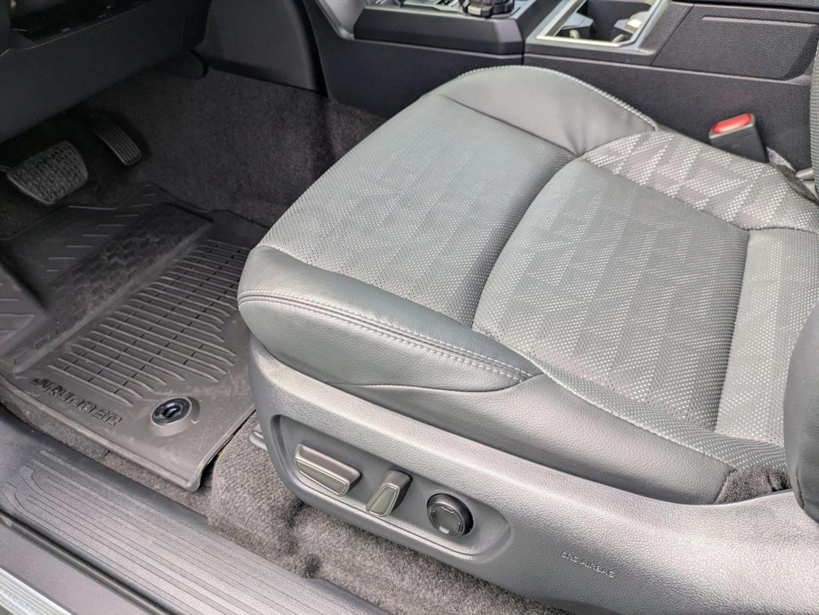 2025 Toyota 4Runner TRD Off-Road Premium photo 4