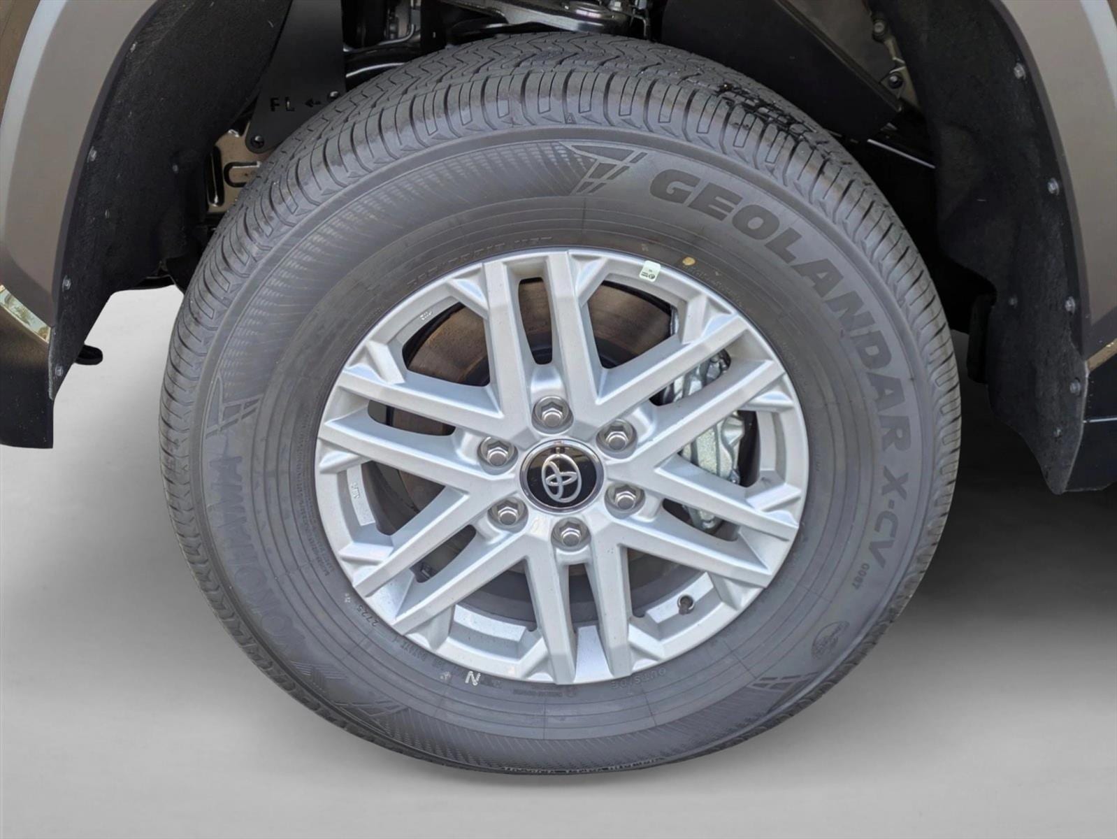 2026 Toyota Tundra SR5 - Photo 10