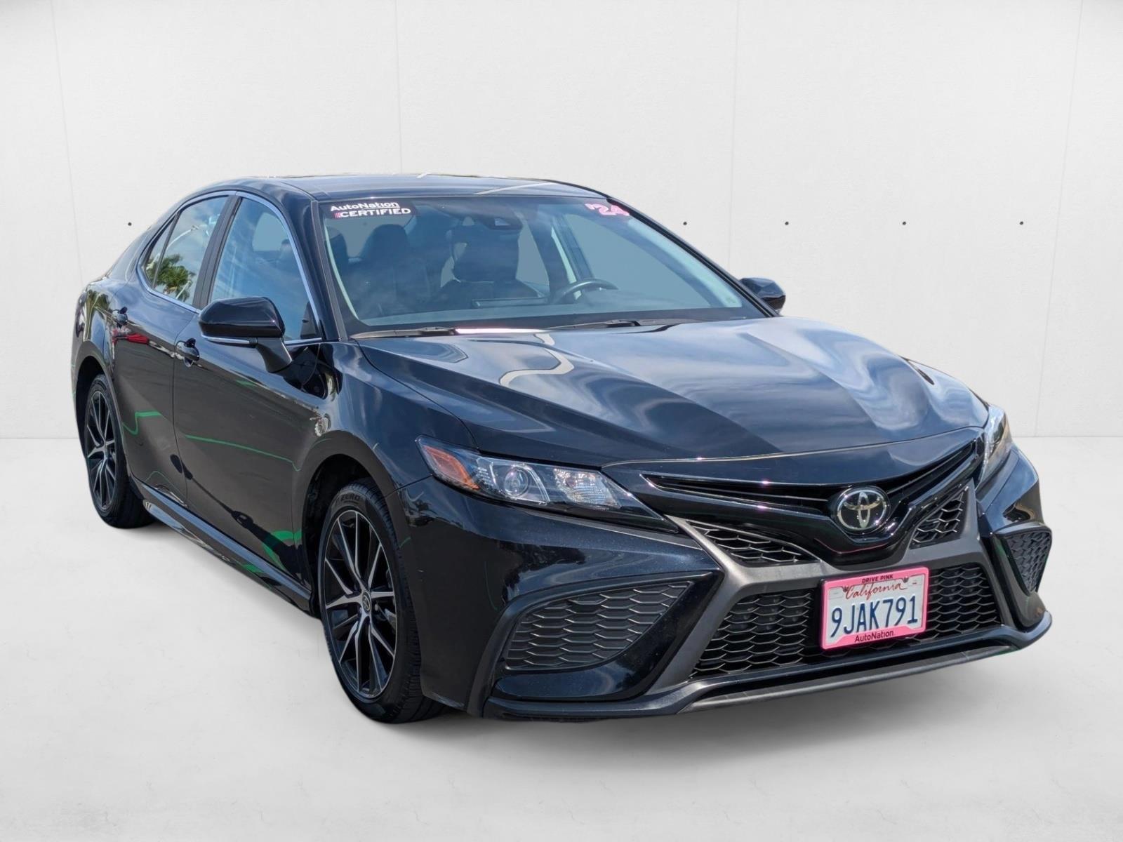 2024 Toyota Camry SE photo 3