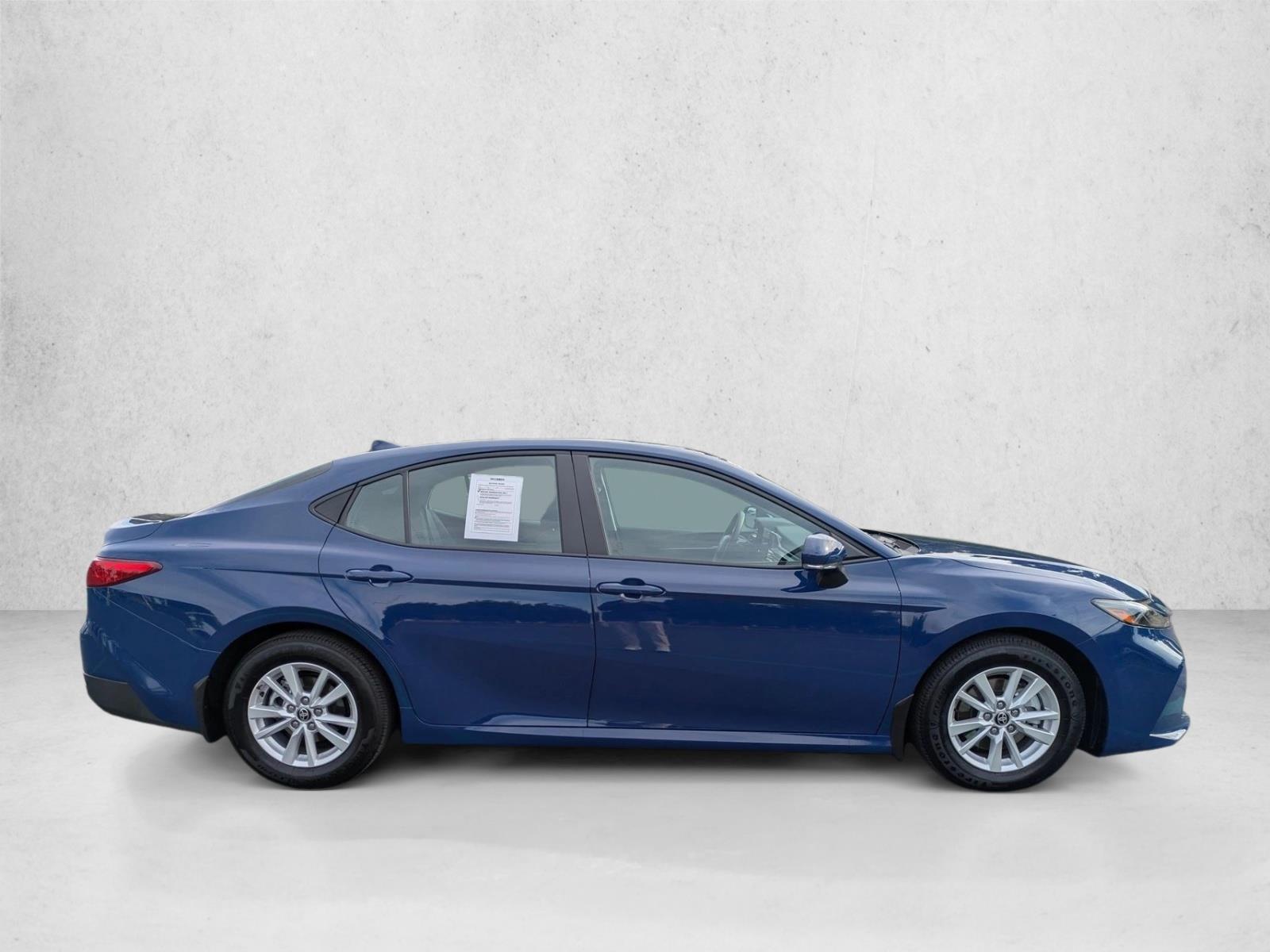 2025 Toyota Camry LE photo 4