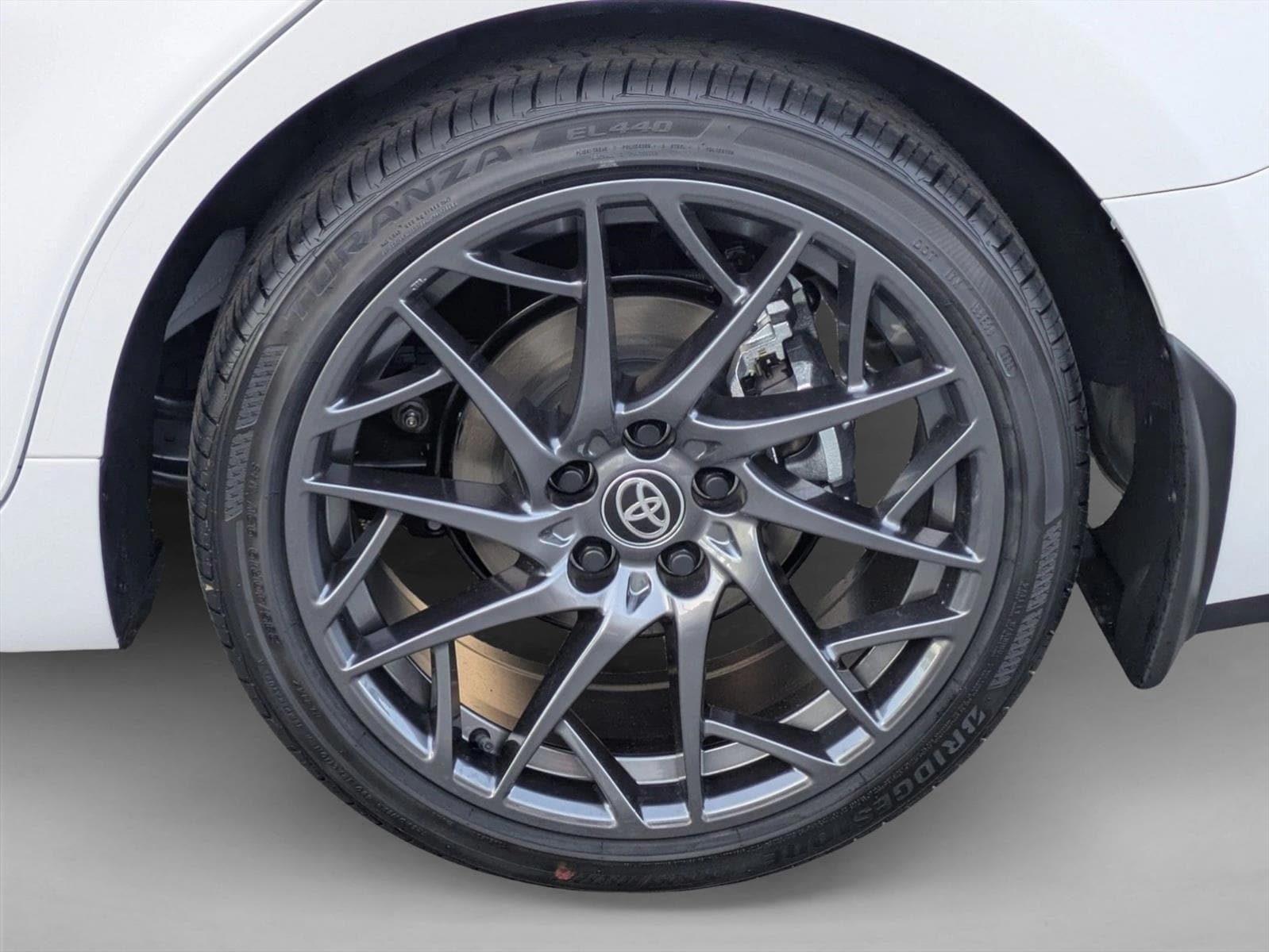 2026 Toyota Camry SE - Photo 10