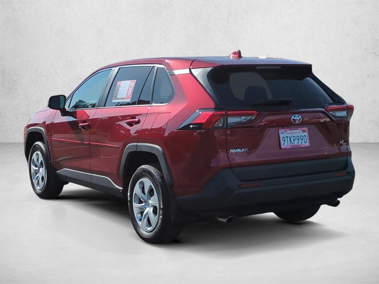2025 Toyota RAV4 LE - Photo 8
