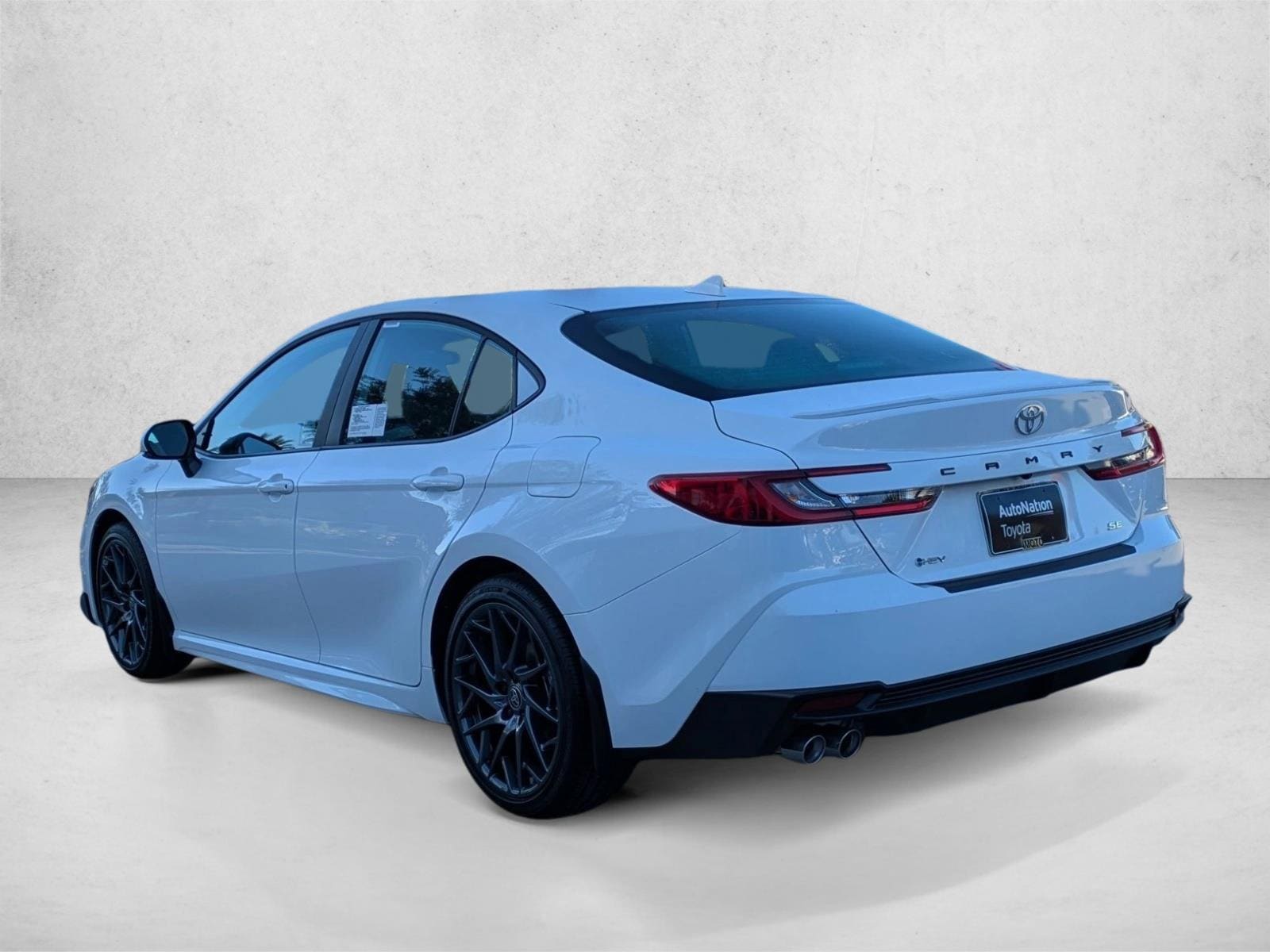 2026 Toyota Camry SE - Photo 9