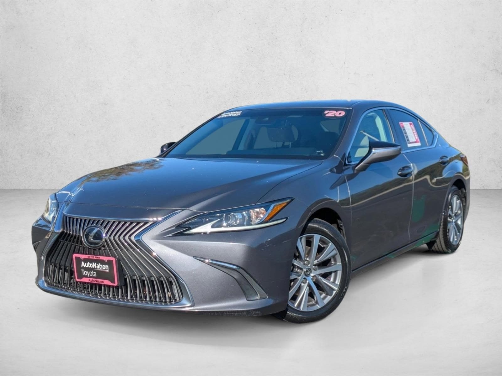 2020 Lexus ES 350's photo