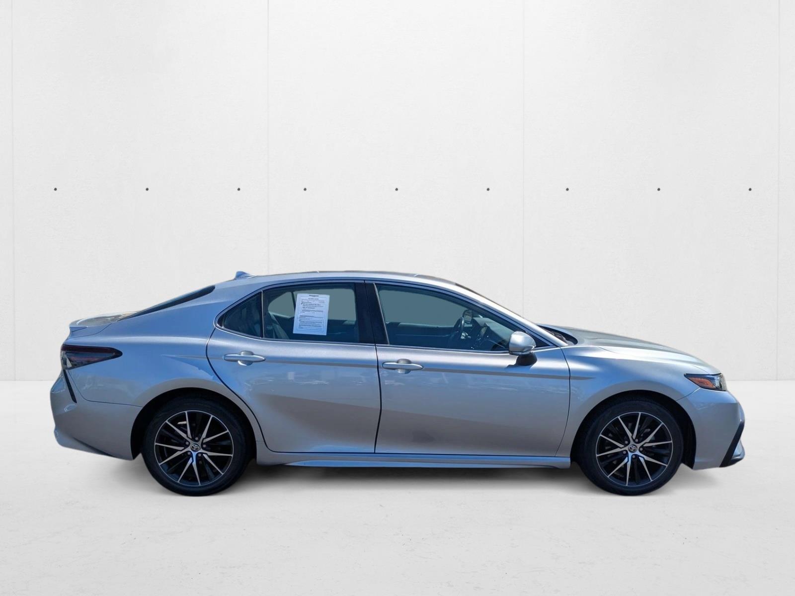 2023 Toyota Camry SE photo 4