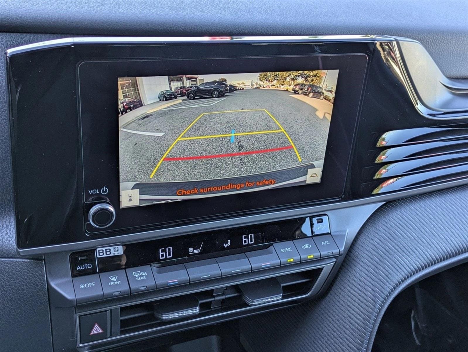 2026 Toyota Camry SE - Photo 13