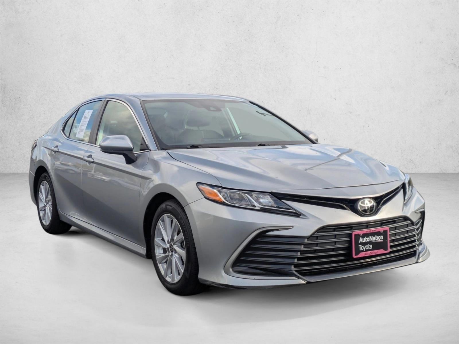 2023 Toyota Camry LE photo 2