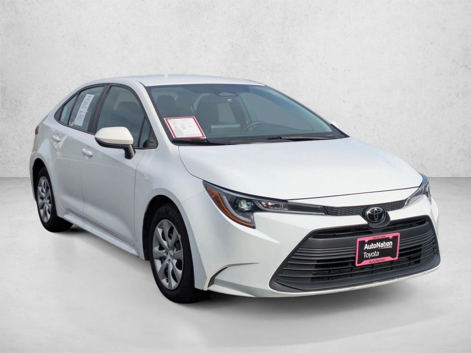 2024 Toyota Corolla LE photo 3