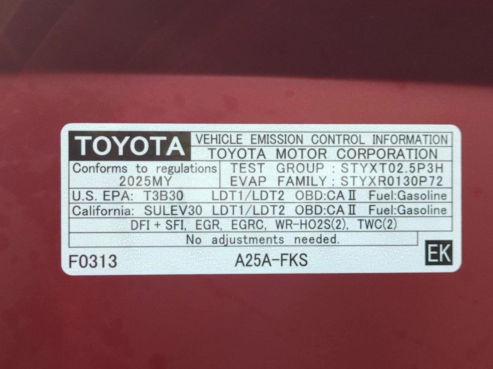 2025 Toyota RAV4 LE - Photo 25