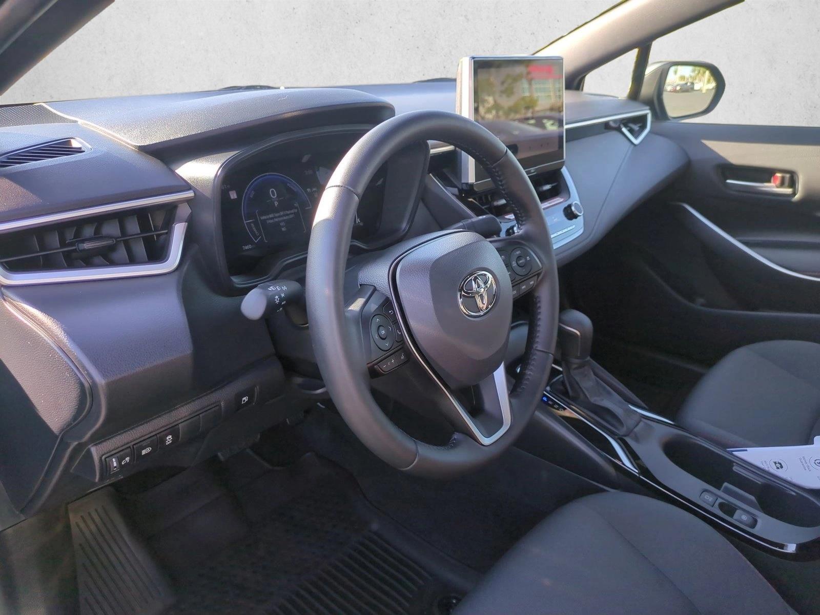 2025 Toyota Corolla SE - Photo 10