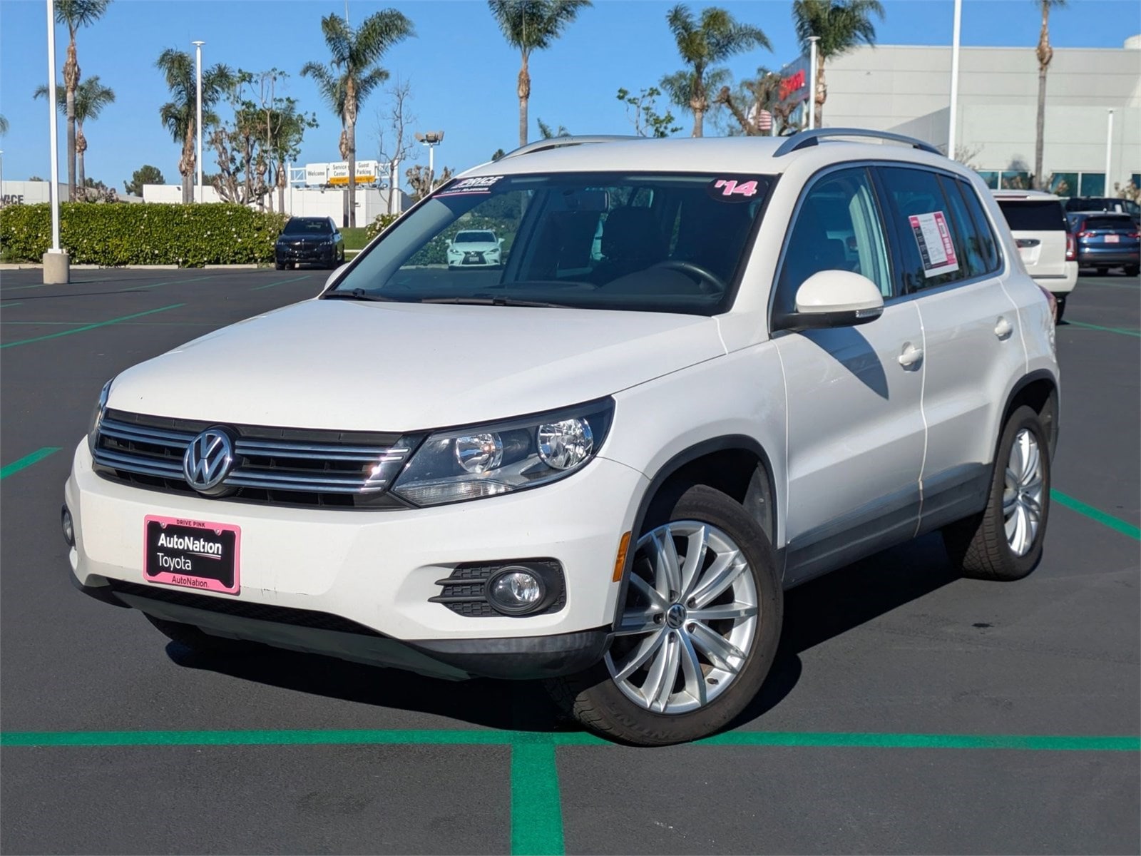 2014 Volkswagen Tiguan SE's photo