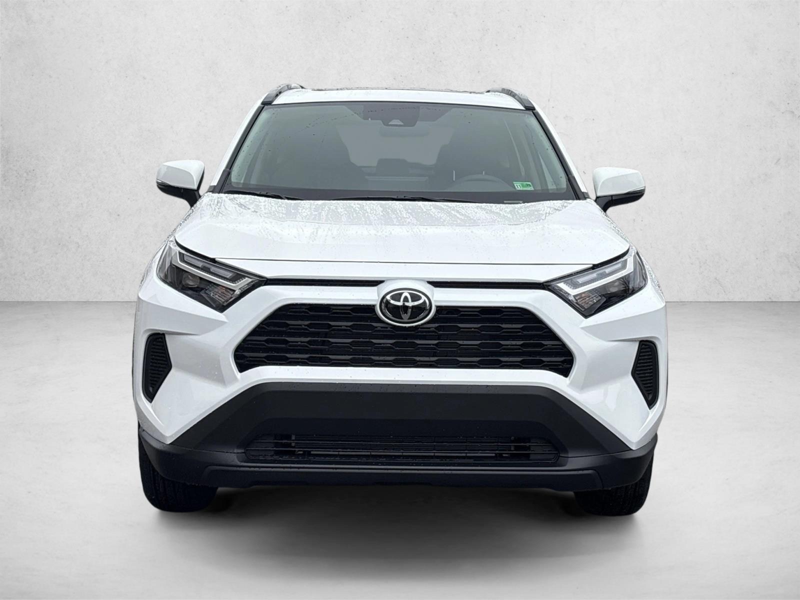 2025 Toyota RAV4 XLE photo 2
