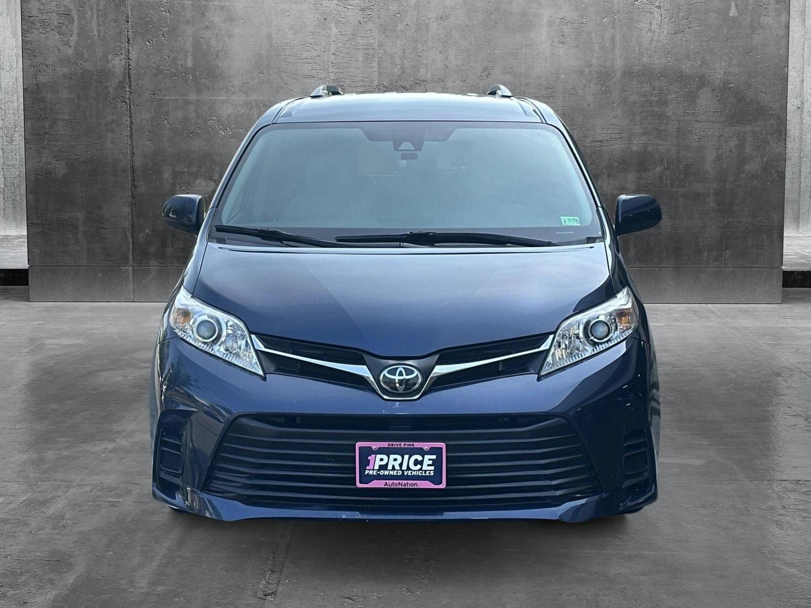 Used 2020 Toyota Sienna LE with VIN 5TDKZ3DC8LS040123 for sale in Leesburg, VA