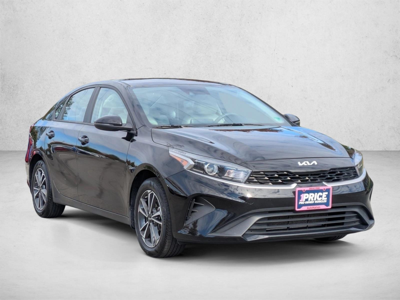 2023 Kia Forte LXS photo 3