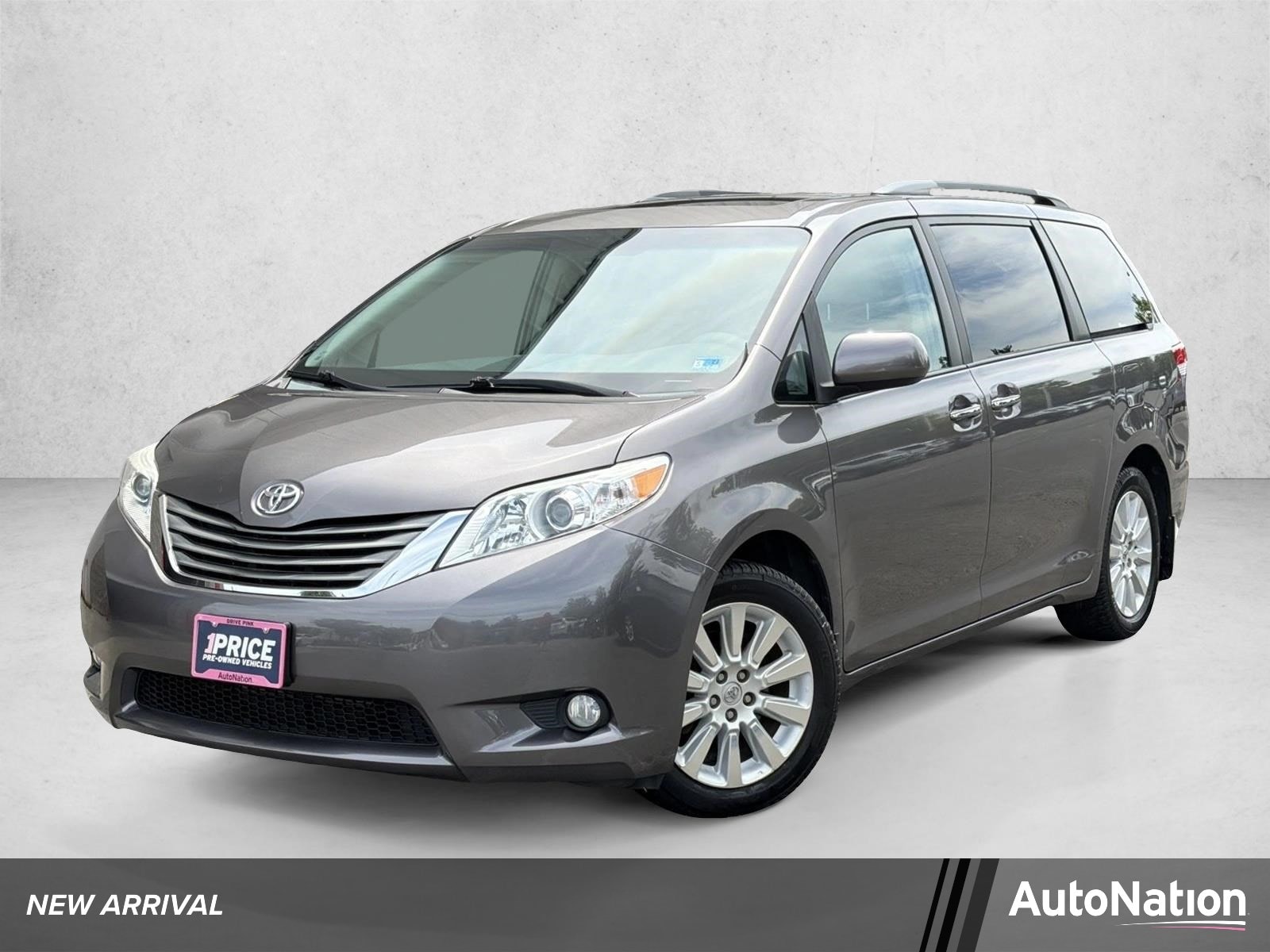 2013 Toyota Sienna Limited V6 AWD 7-Passenger's photo